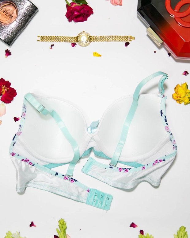 Women Push Up Underwire Smoothing Bra - White - 678